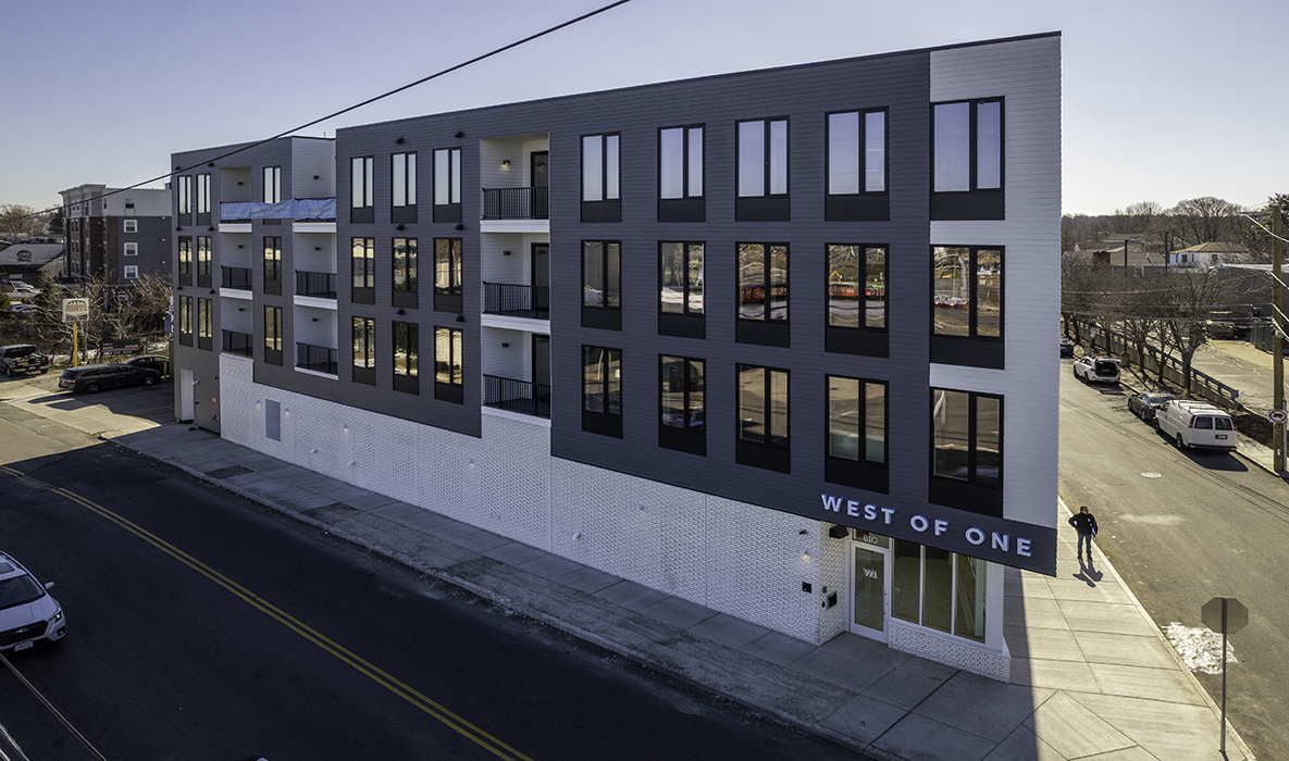 <span class='uline'>810 Washington Street </span>